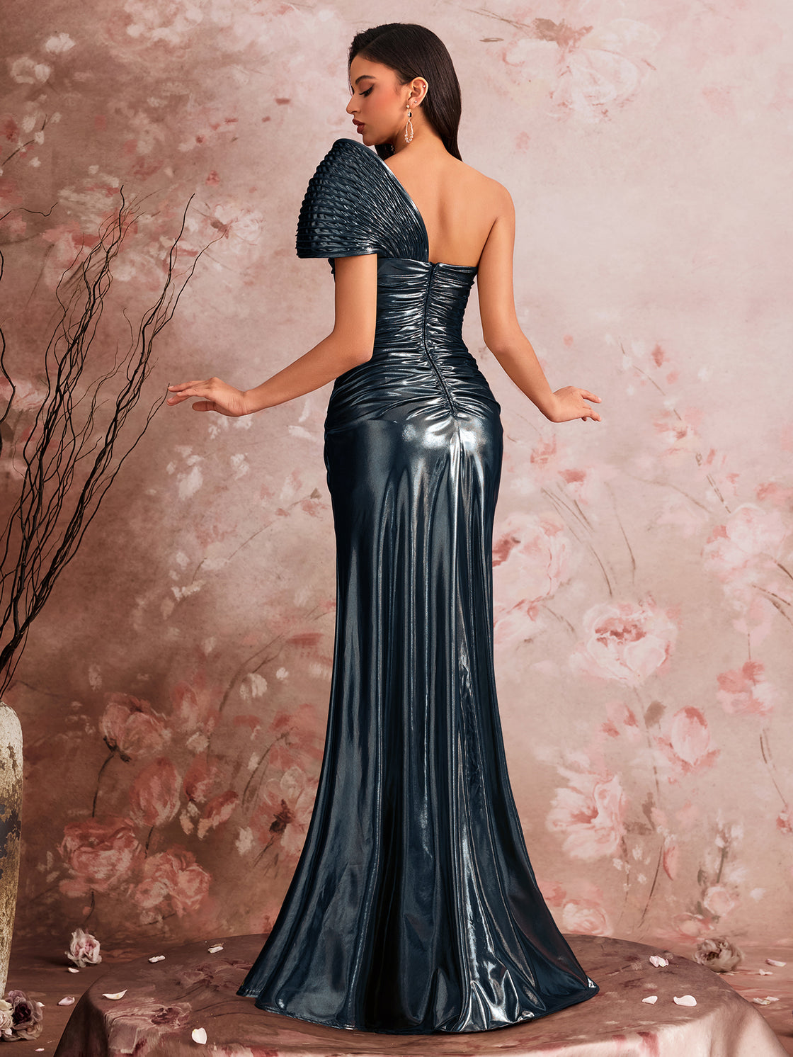 Spring and Summer Golden Design Fish Silk Shaping Elegant Evening Dress with Graceful Style Pleated Formal Party Dress with Elegant Atmosphere Knee-High and Fitted Dress Suitable for Ladies' Graduation Ball| Blue Plum