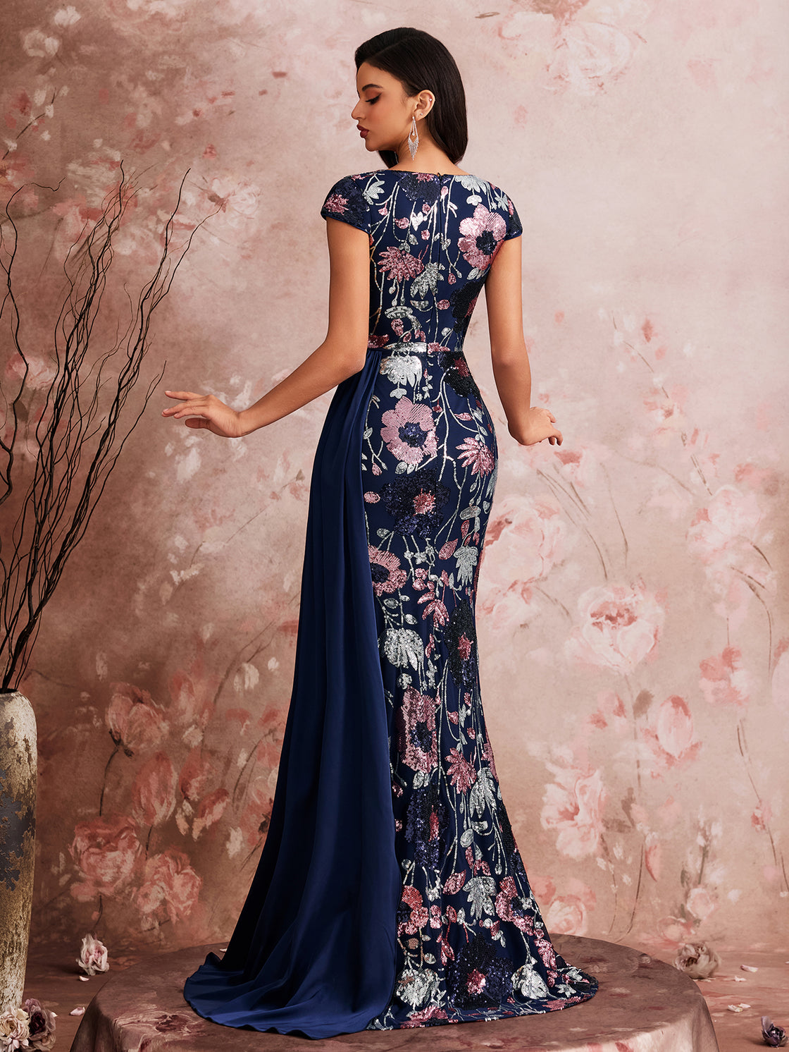 Lady's spring and summer elegant high-quality colorful embroidered sequin pieces are spliced together. This is a luxurious V-necked pleated dress suitable for formal evening events. | Blue Plum