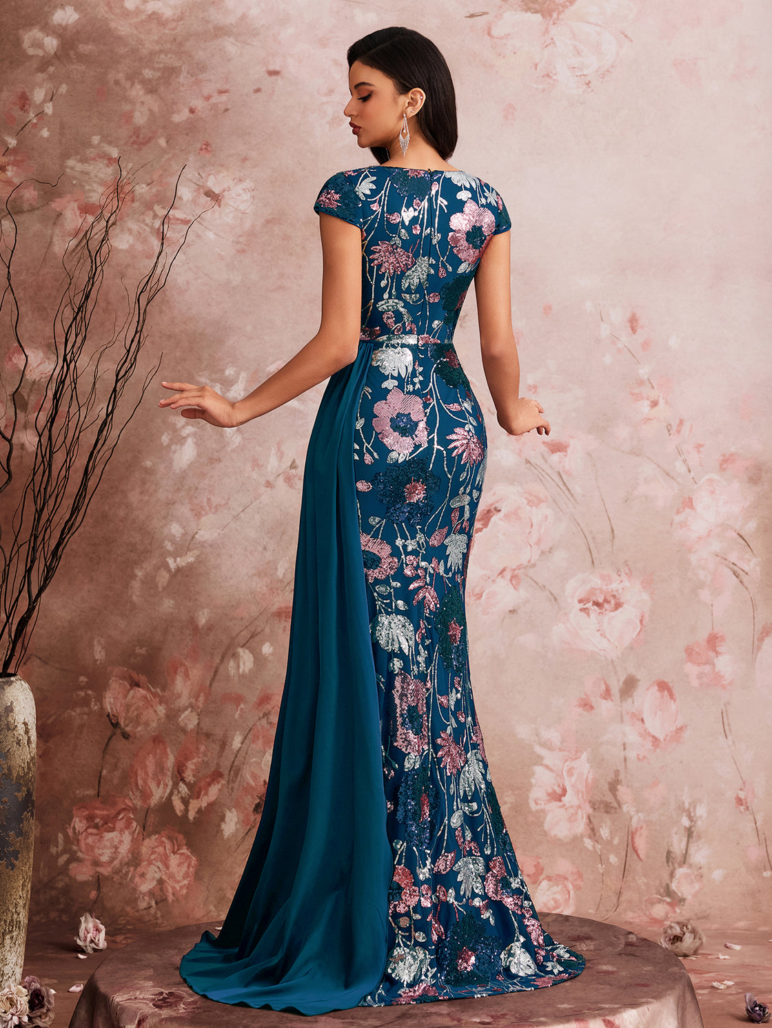 Lady's spring and summer elegant high-quality colorful embroidered sequin pieces are spliced together. This is a luxurious V-necked pleated dress suitable for formal evening events. | Blue Plum