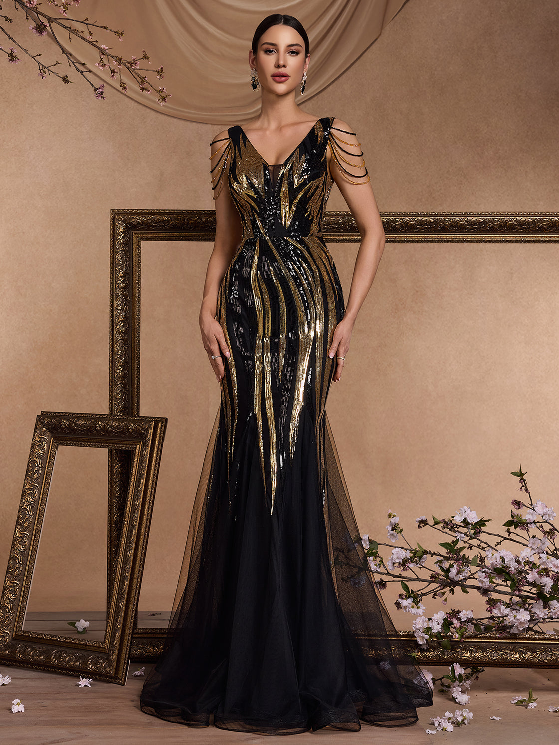 High-quality, elegant and elastic sequined black and gold mermaid evening dress | Blue Plum