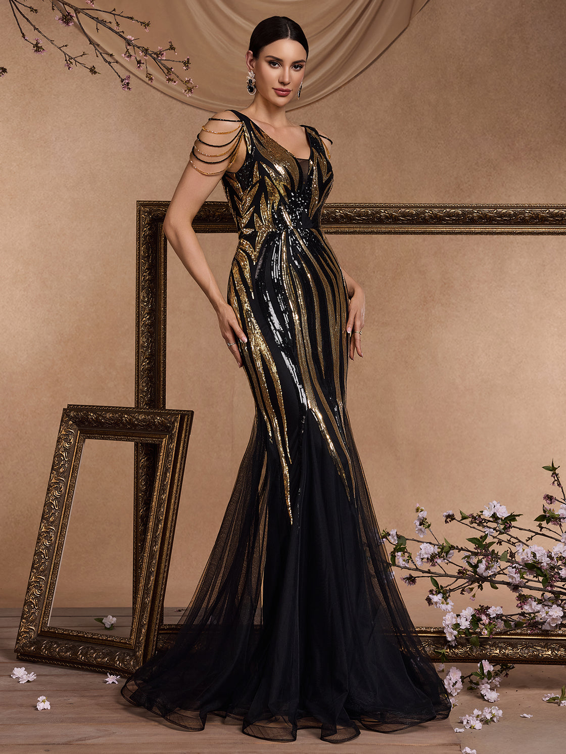 High-quality, elegant and elastic sequined black and gold mermaid evening dress | Blue Plum